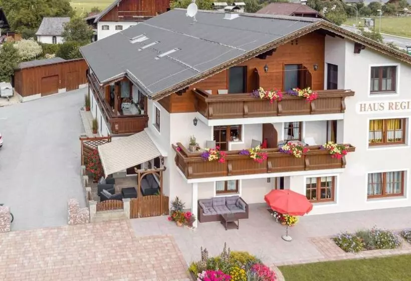 Hotelli Haus Regina