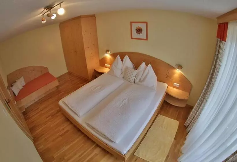 Hotelli Haus Regina
