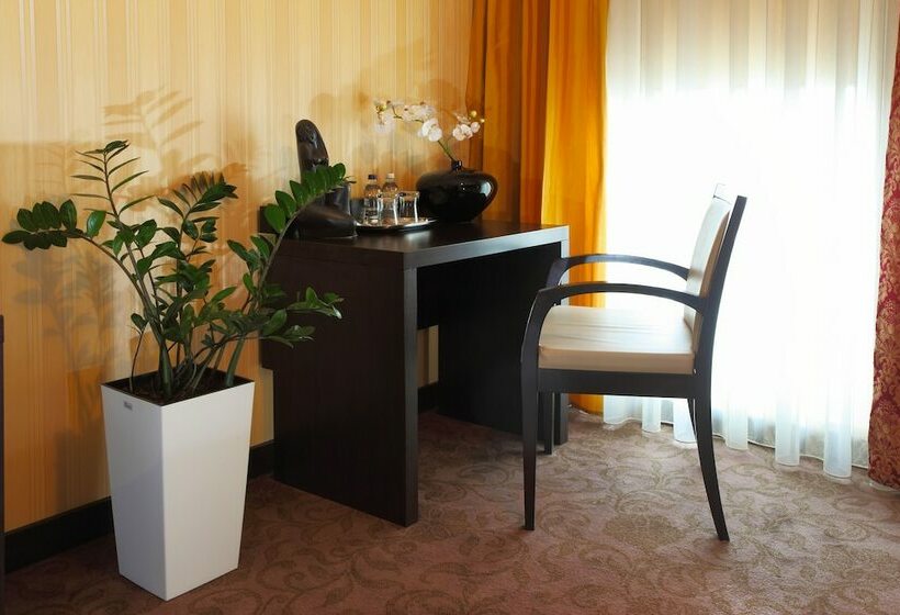 酒店 Iskierka Business & Spa