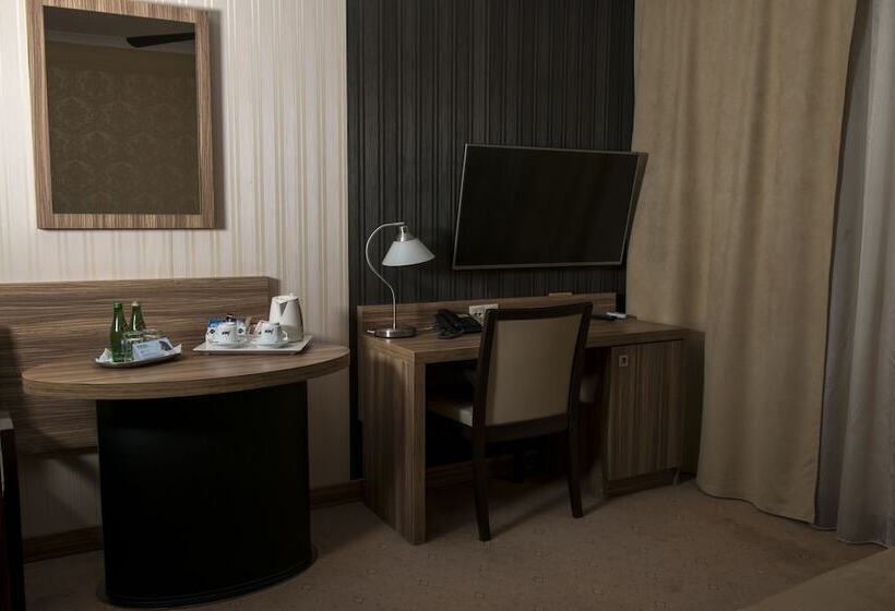 酒店 Iskierka Business & Spa