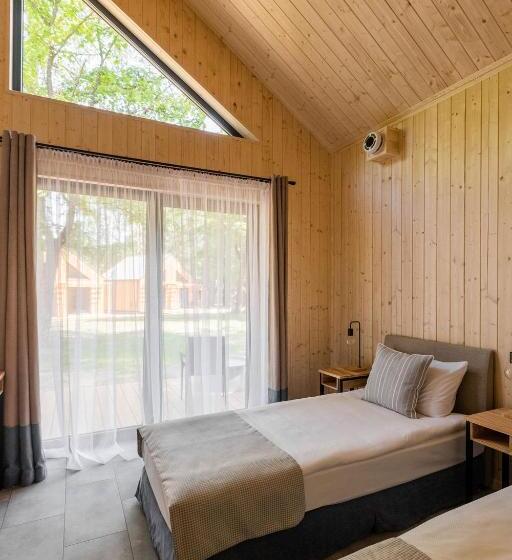 בית מלון כפרי Jabłoń Lake Resort