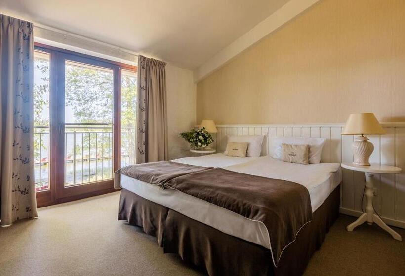 בית מלון כפרי Jabłoń Lake Resort