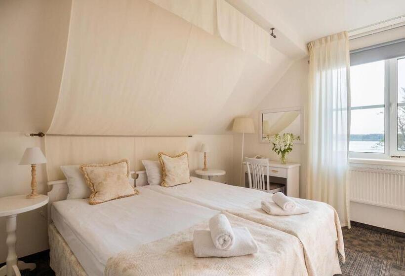 בית מלון כפרי Jabłoń Lake Resort