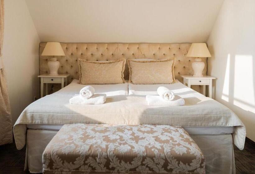 בית מלון כפרי Jabłoń Lake Resort