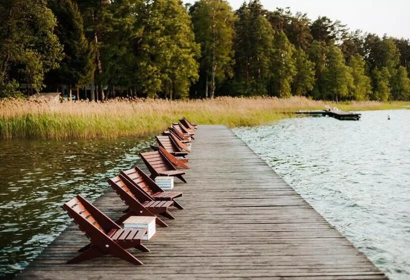 ホテル Jabłoń Lake Resort