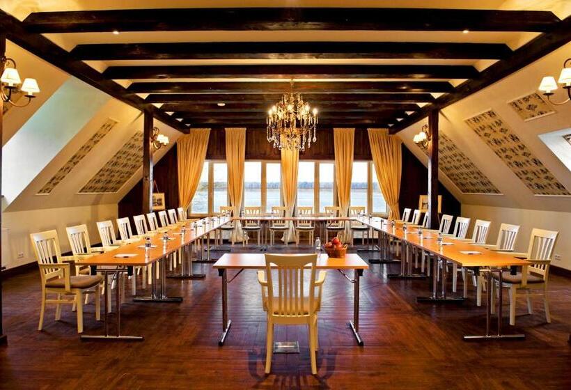 בית מלון כפרי Jabłoń Lake Resort