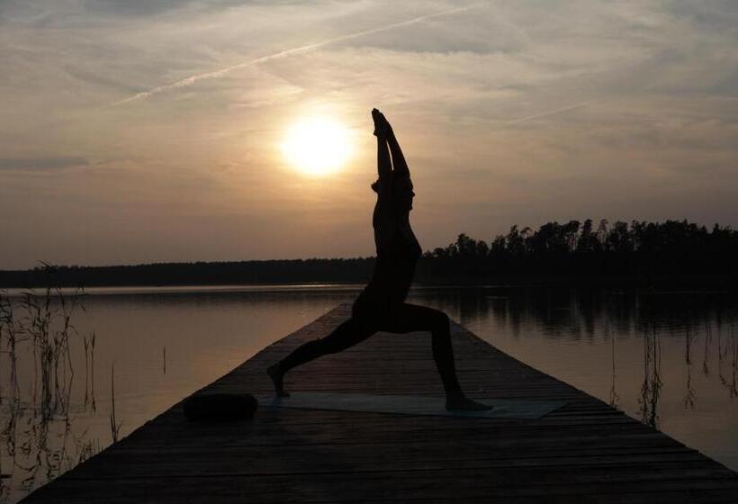 בית מלון כפרי Jabłoń Lake Resort