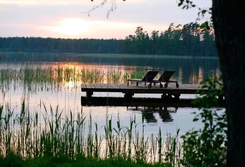 ホテル Jabłoń Lake Resort