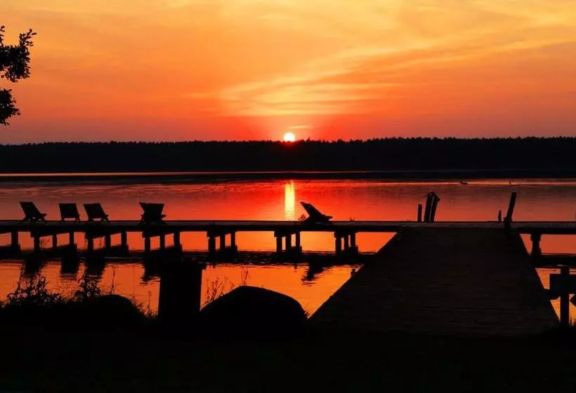 ホテル Jabłoń Lake Resort