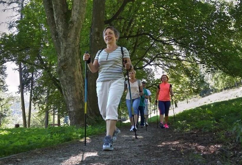 בית מלון כפרי Klinika Młodości Medical Spa