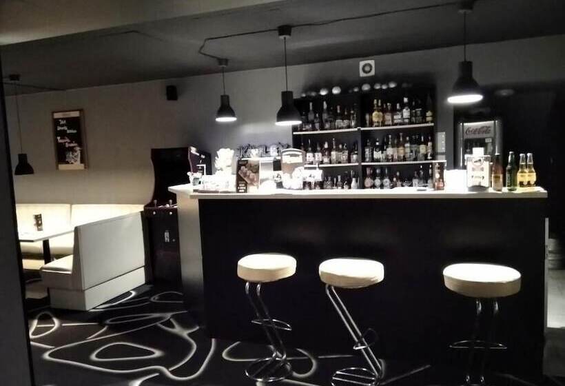 בית מלון כפרי Klinika Młodości Medical Spa