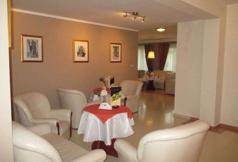 בית מלון כפרי Klinika Młodości Medical Spa