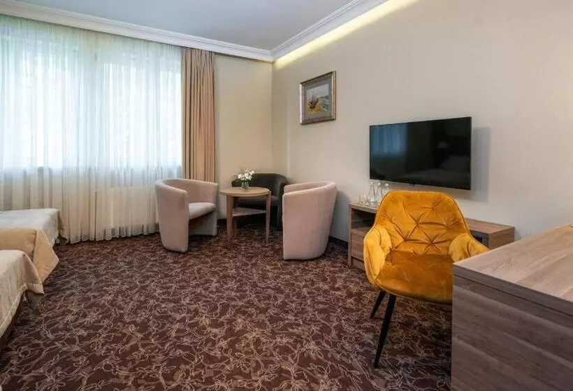 Hotelli Korona