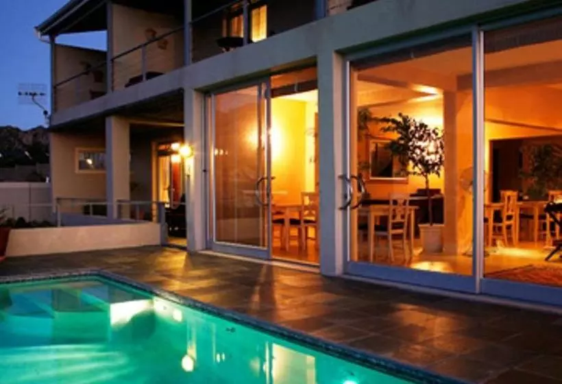 ホテル Moonstruck On Pringle Bay Guesthouse