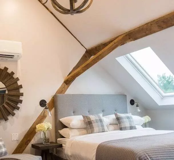 ホテル Mountain Meadows Lodge