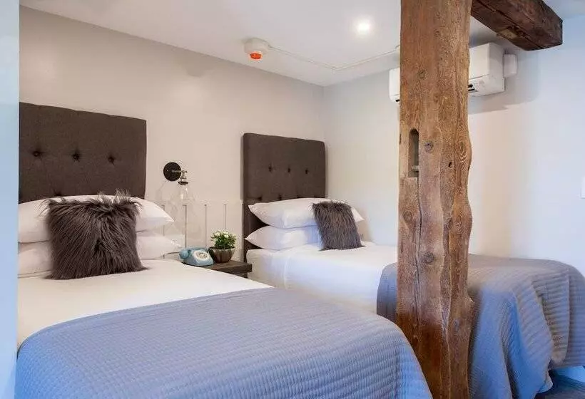 ホテル Mountain Meadows Lodge