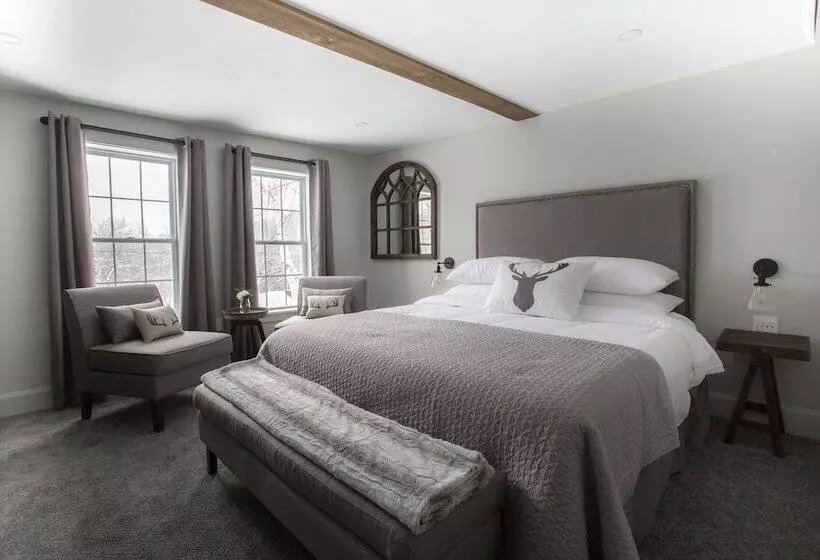 ホテル Mountain Meadows Lodge