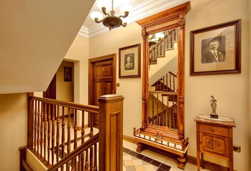 호텔 Pałac Tłokinia