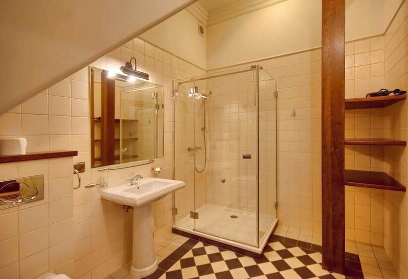 호텔 Pałac Tłokinia