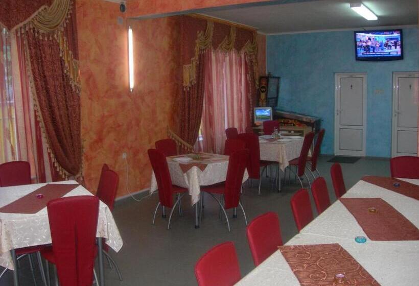 هتل Pensiunea Claudiu