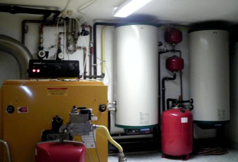 هتل Pensiunea Claudiu