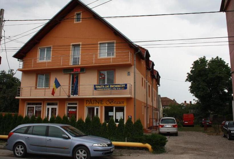 هتل Pensiunea Claudiu