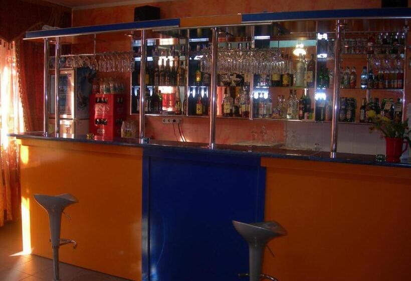 هتل Pensiunea Claudiu