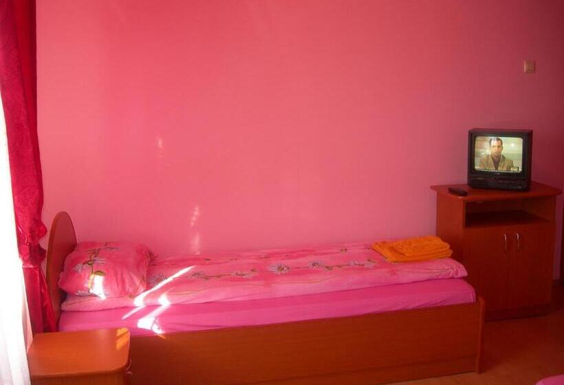 هتل Pensiunea Claudiu