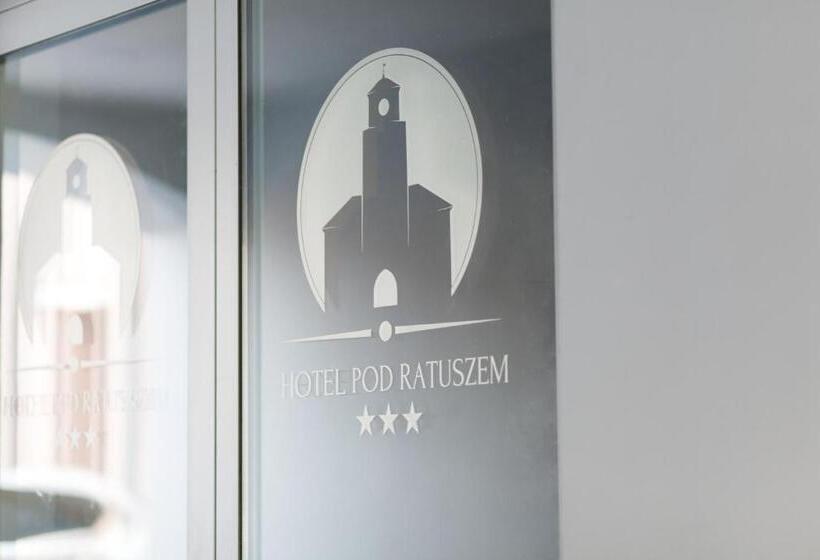호텔 Pod Ratuszem