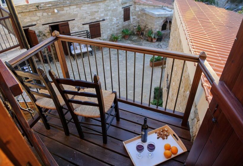 Отель Teacher S House