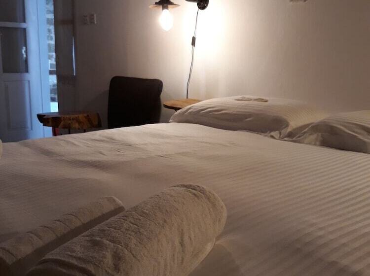 Отель Teacher S House