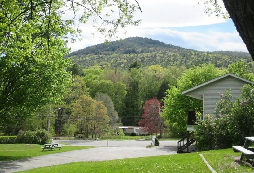 בית מלון כפרי The Blair House