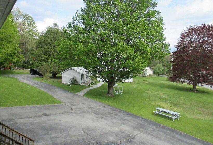 בית מלון כפרי The Blair House