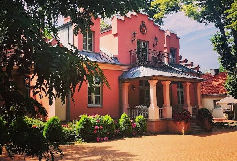 בית מלון כפרי Willa Różana Ormonde Resorts