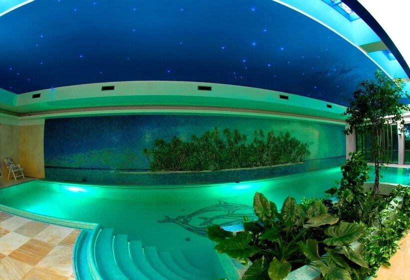 בית מלון כפרי Willa Różana Ormonde Resorts