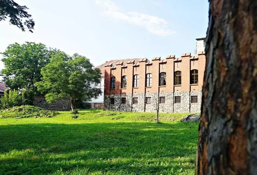 Hotelli Zamek Królewski We Wschowie