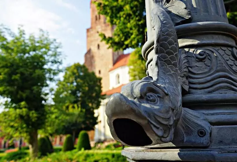 Hotelli Zamek Królewski We Wschowie