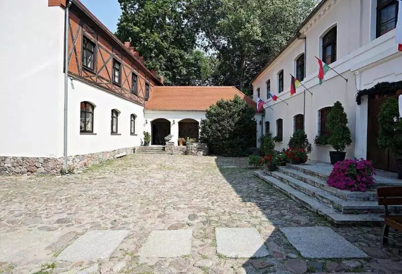 Hotelli Zamek Królewski We Wschowie