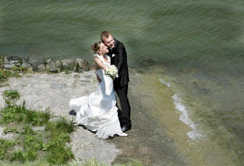 Wesenufer Hotel & Seminarkultur An Der Donau
