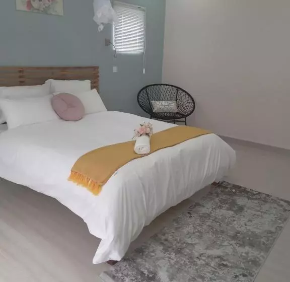 Chaya Accommodation B&b And Self Catering