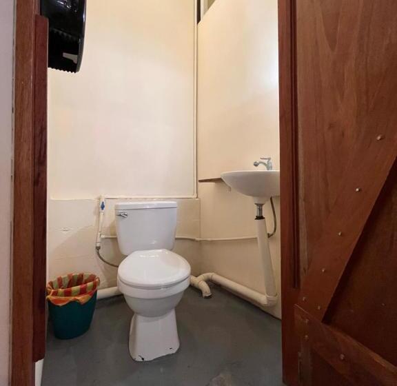 Hostel Tuanis Surf Camp