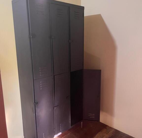 Hostel Tuanis Surf Camp