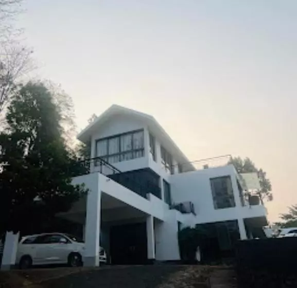 Hotelli Chateau Woods Kerala