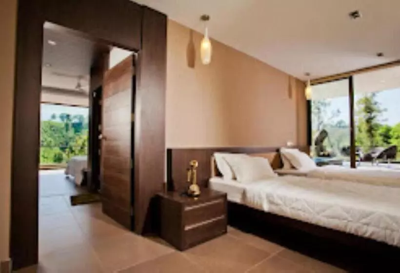 Hotelli Chateau Woods Kerala