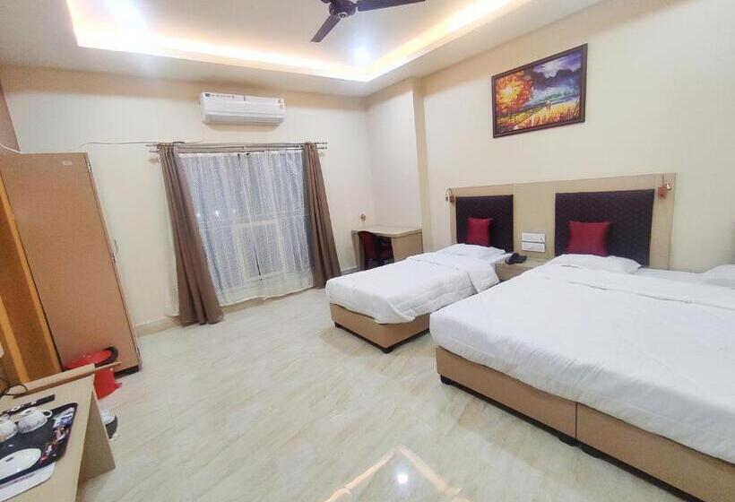 Отель Grace Inn Guest House, Near Airport And Ion Digital