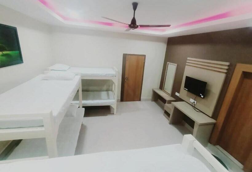 Отель Grace Inn Guest House, Near Airport And Ion Digital