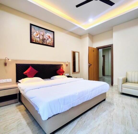 Отель Grace Inn Guest House, Near Airport And Ion Digital