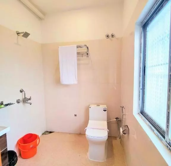 Hotelli Grace Inn Guest House, Near Airport And Ion Digital