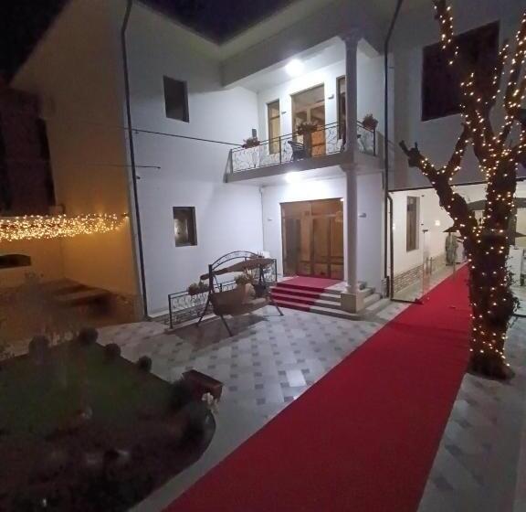 هتل Grand Caravan