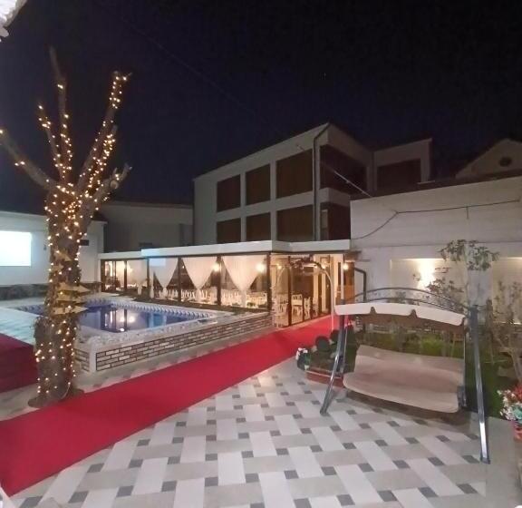 هتل Grand Caravan